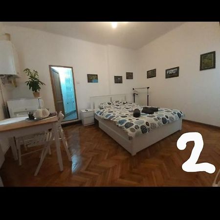 Central Studio In Historic Center Braşov Esterno foto