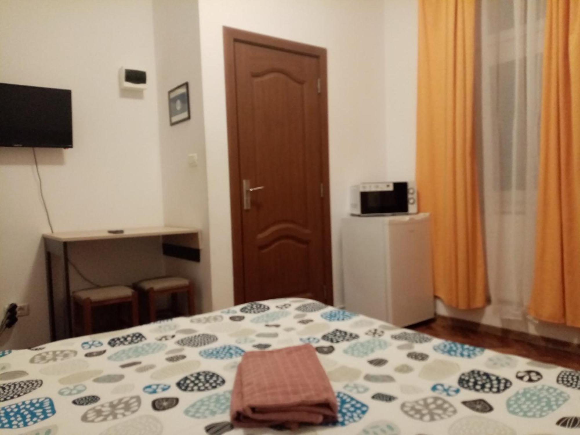Central Studio In Historic Center Braşov Esterno foto