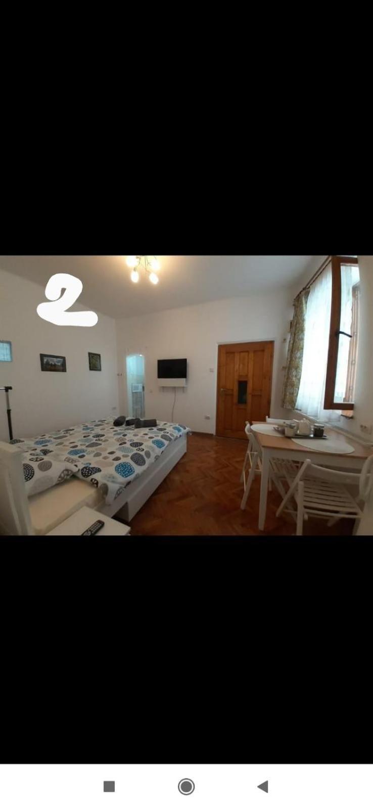 Central Studio In Historic Center Braşov Esterno foto