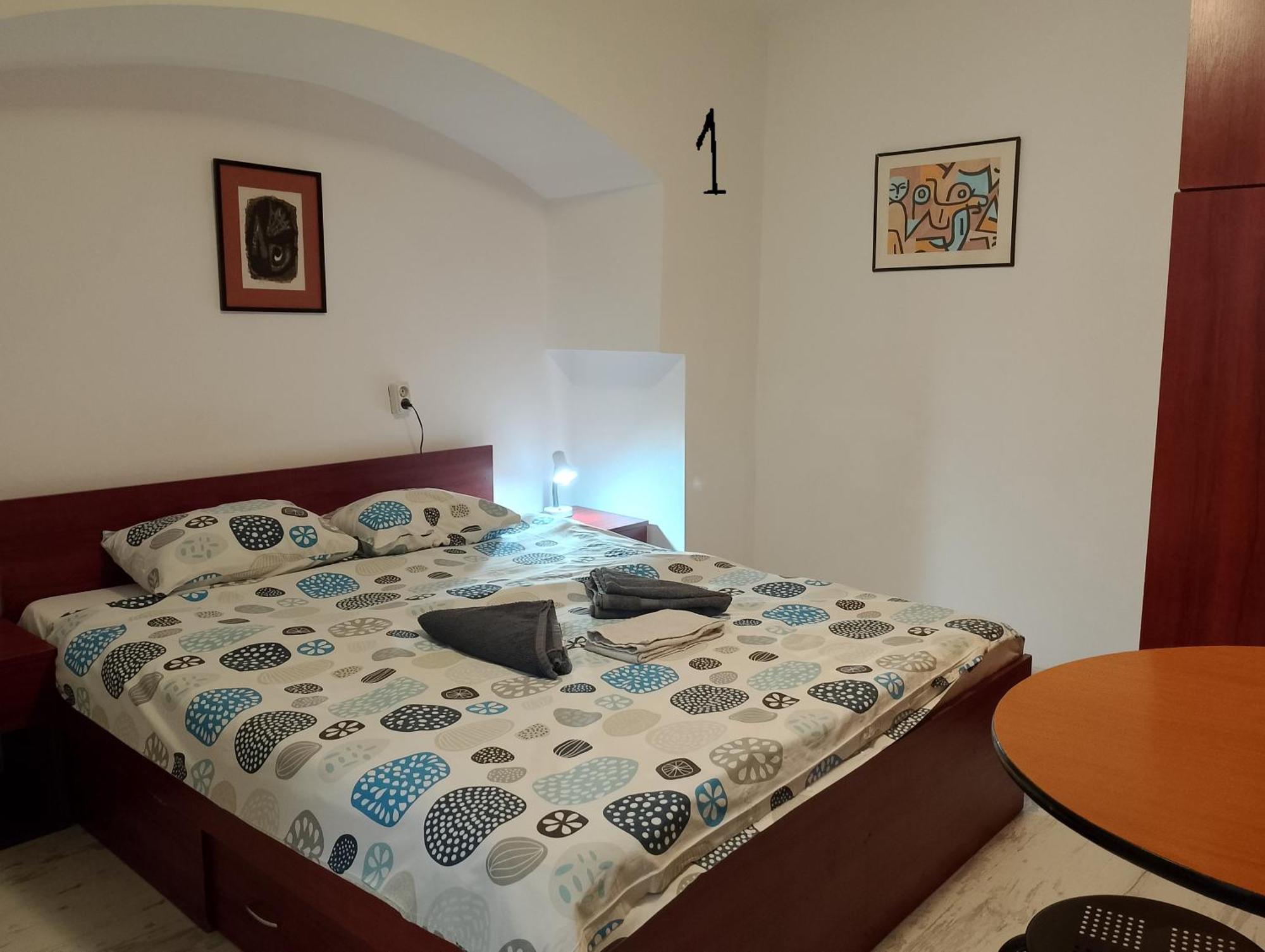 Central Studio In Historic Center Braşov Esterno foto